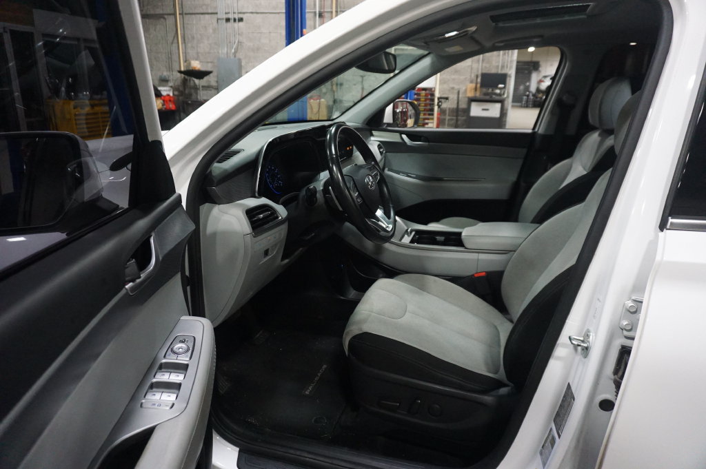 Used 2020 Hyundai Palisade SEL w/ Convenience Package FWD image 2