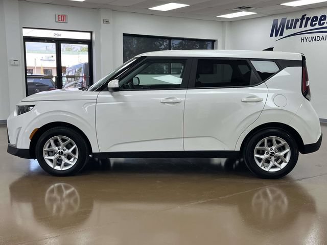 Used 2025 Kia Soul LX w/ LX Technology Package FWD image 9