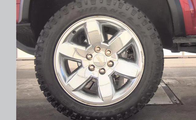 Used 2025 GMC Canyon AT4 AWD/4WD image 3