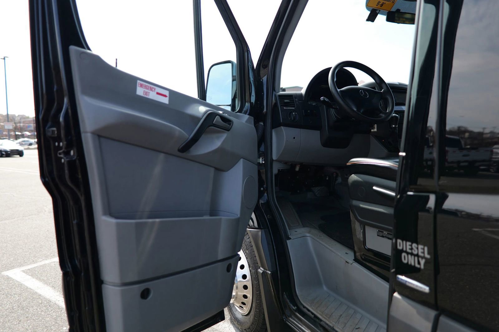 Used 2015 Mercedes-Benz Sprinter 3500 image 15