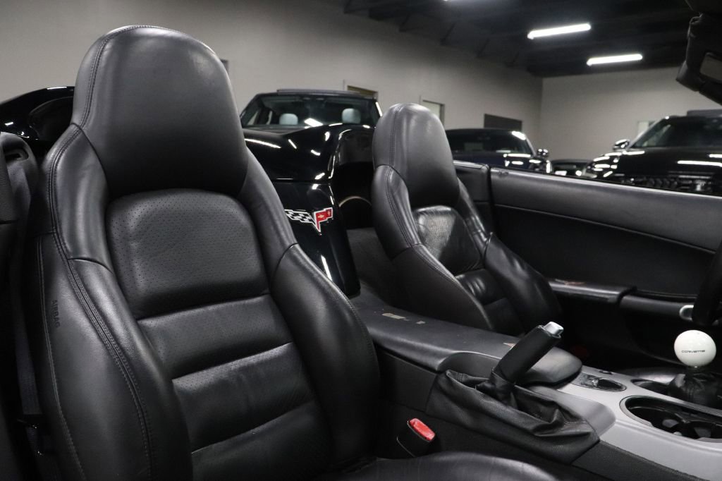 Used 2006 Chevrolet Corvette Convertible w/ Preferred Equipment Group image 16
