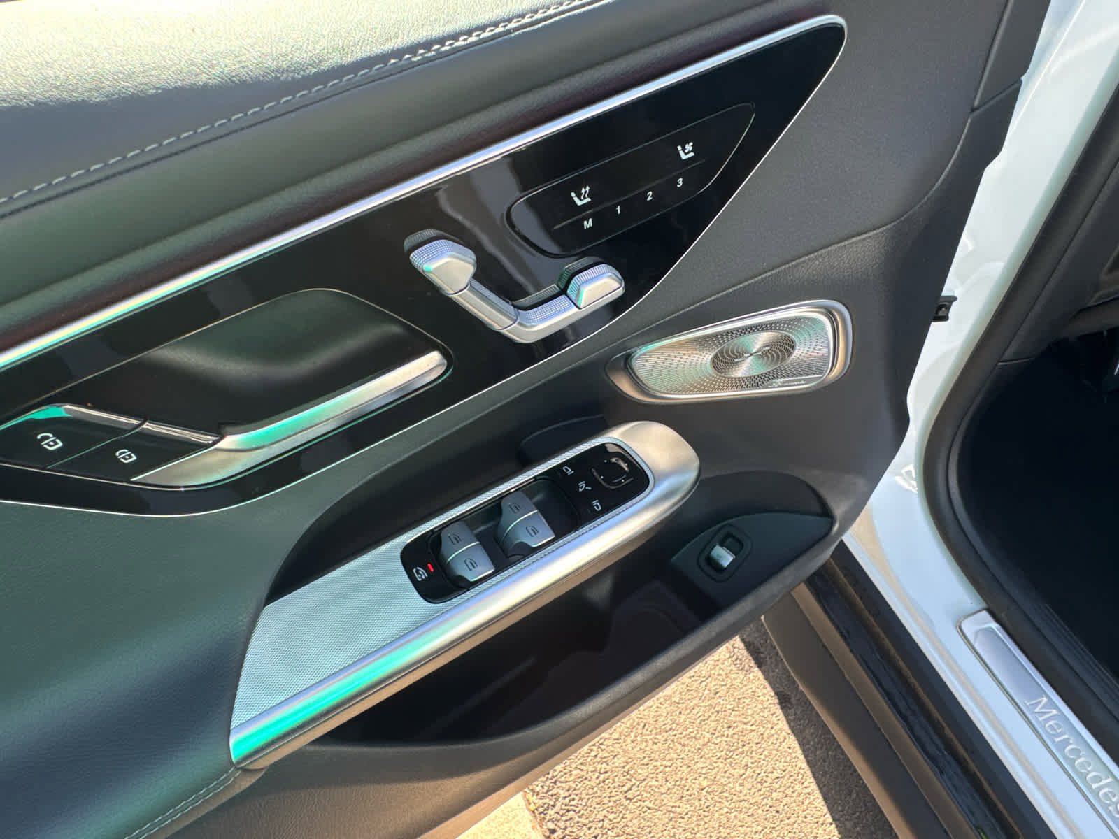 Used 2025 Mercedes-Benz GLC 300 image 12