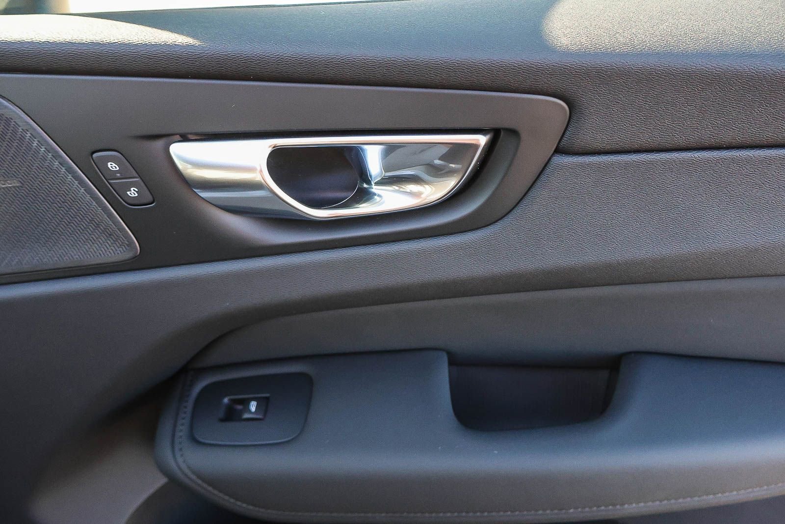 New 2026 Volvo XC60 B5 Plus w/ Climate Package PRO image 19