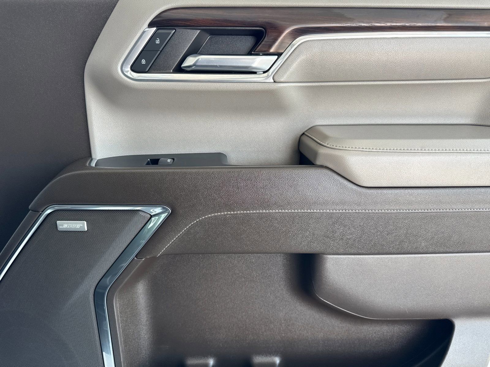 Used 2024 GMC Sierra 1500 SLT w/ SLT Convenience Package image 19