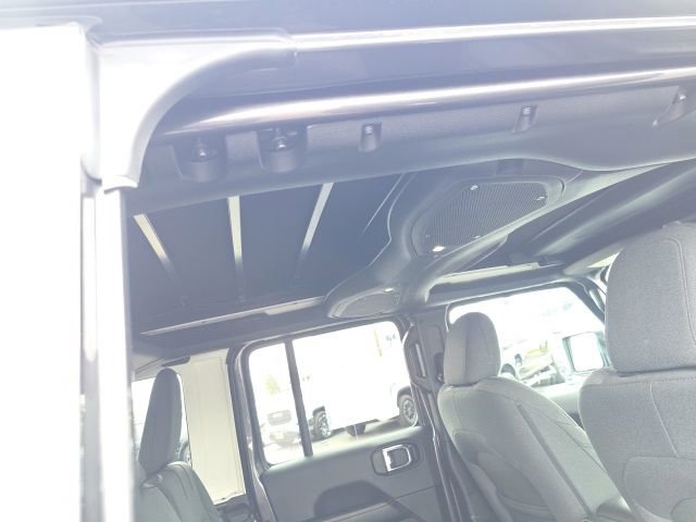 Used 2025 Jeep Wrangler Unlimited Sahara w/ Safety Group image 50