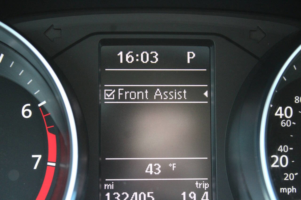 Used 2017 Volkswagen Passat 1.8T R-Line image 41