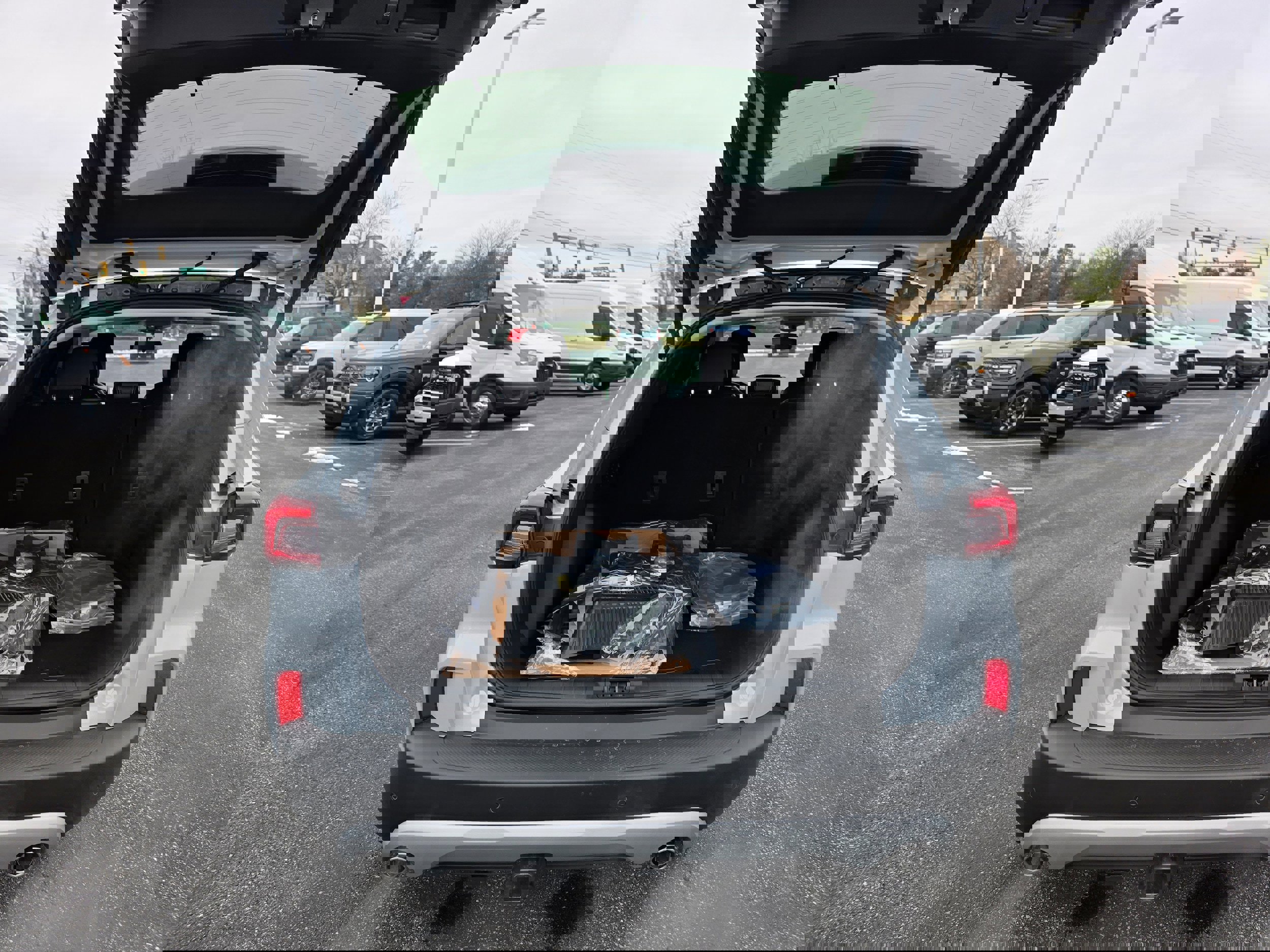 New 2026 Ford Escape SE w/ Class II Trailer Tow Package image 16