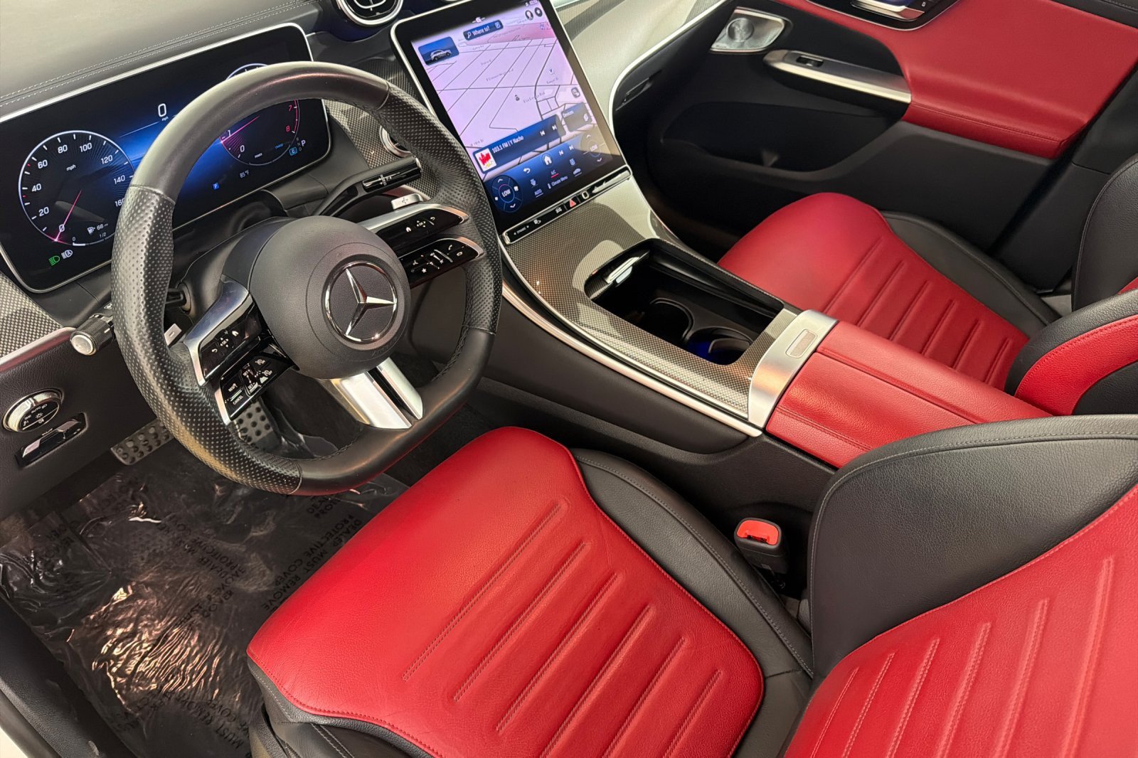 Used 2024 Mercedes-Benz GLC 300 4MATIC image 9