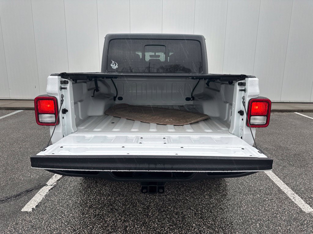 Used 2023 Jeep Gladiator Overland w/ Popular Equipment Package AWD/4WD image 22
