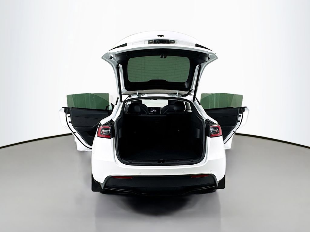 Used 2022 Tesla Model Y Long Range AWD/4WD image 32