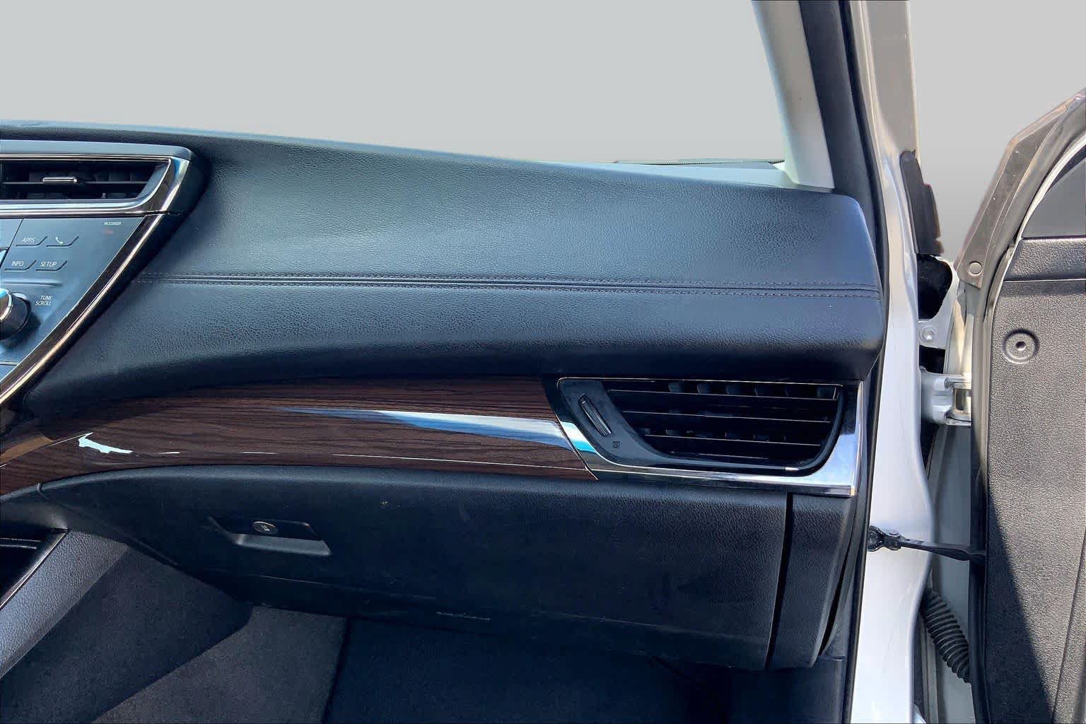 Used 2013 Toyota Avalon XLE Touring FWD image 18