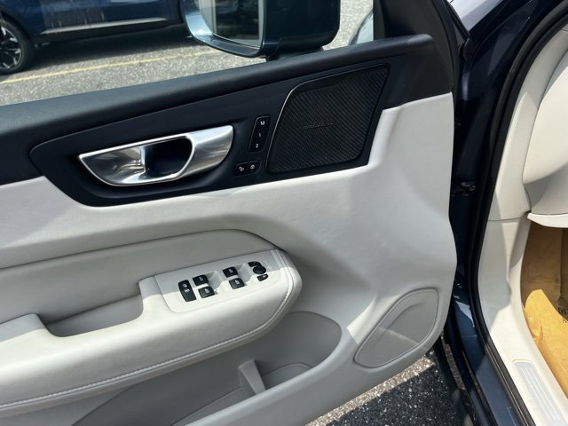 Certified 2023 Volvo XC60 B5 Plus image 20