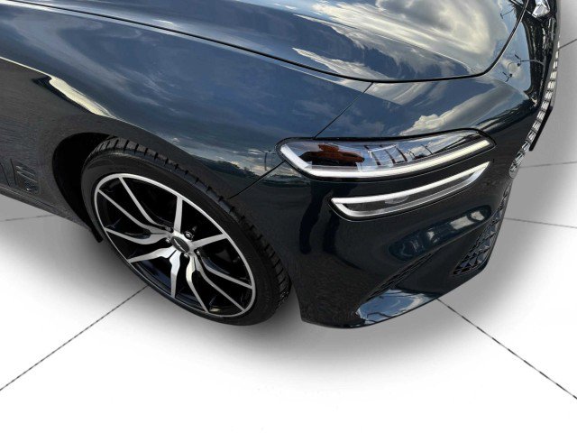 Used 2022 Genesis G70 2.0T w/ Prestige Package image 8