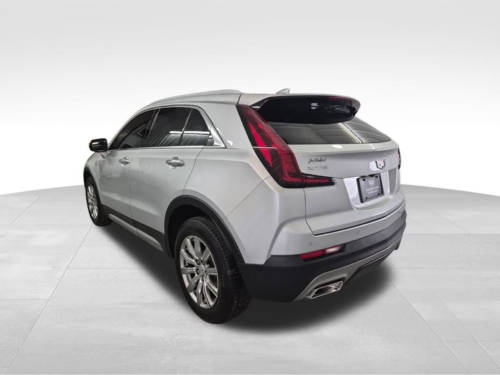 Used 2021 Cadillac XT4 Premium Luxury w/ Cold Weather Package image 8