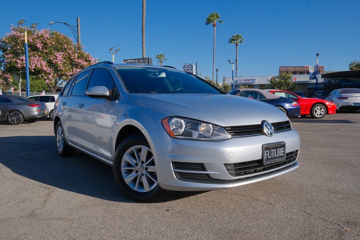 Used 2016 Volkswagen Golf SE FWD image 3