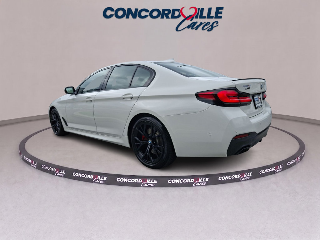 Used 2023 BMW 530i xDrive w/ M Sport Package AWD/4WD image 4