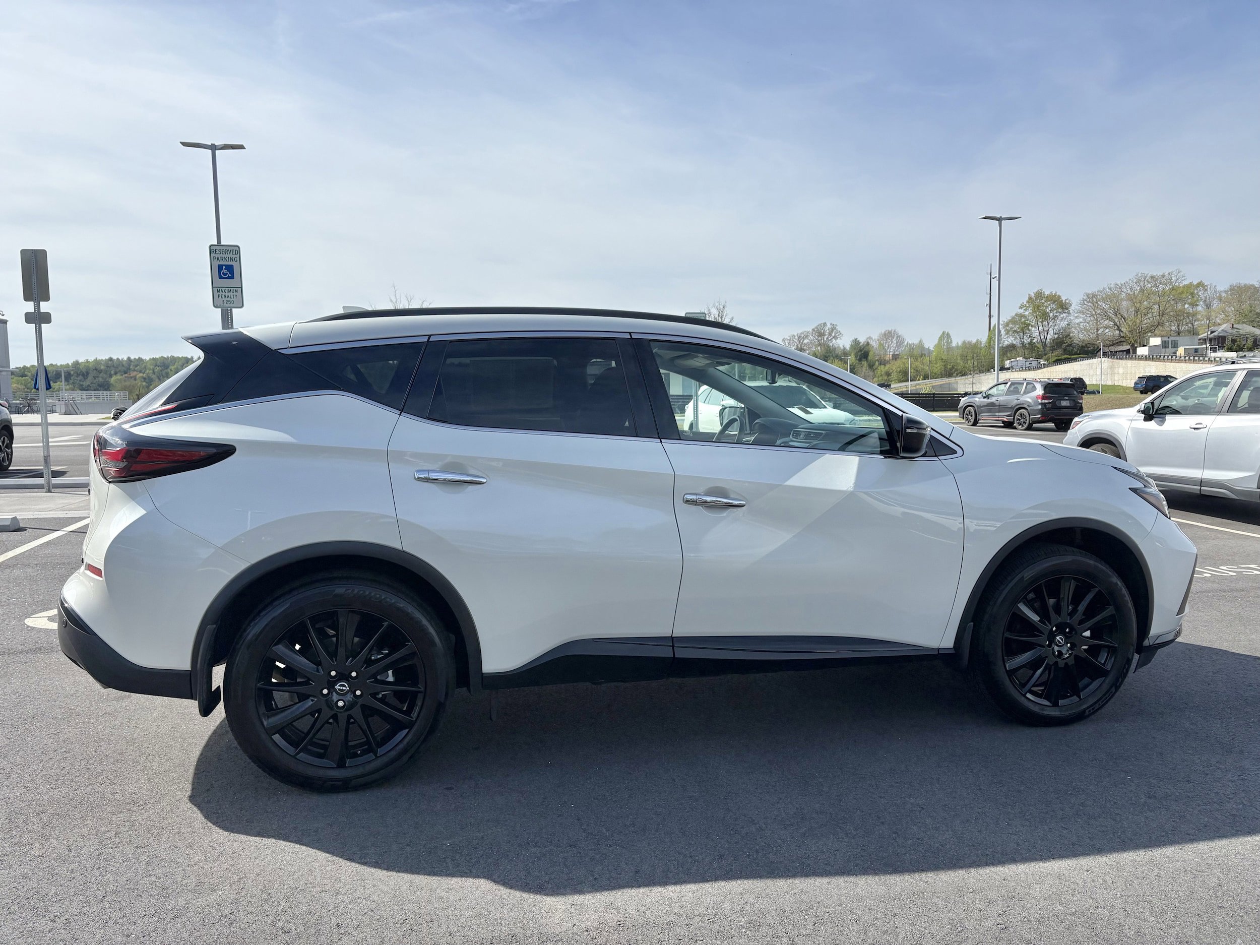 Used 2024 Nissan Murano SV w/ SV Midnight Edition Package FWD image 8