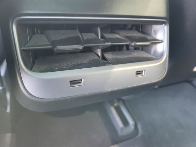 Used 2018 Tesla Model 3 Long Range image 10