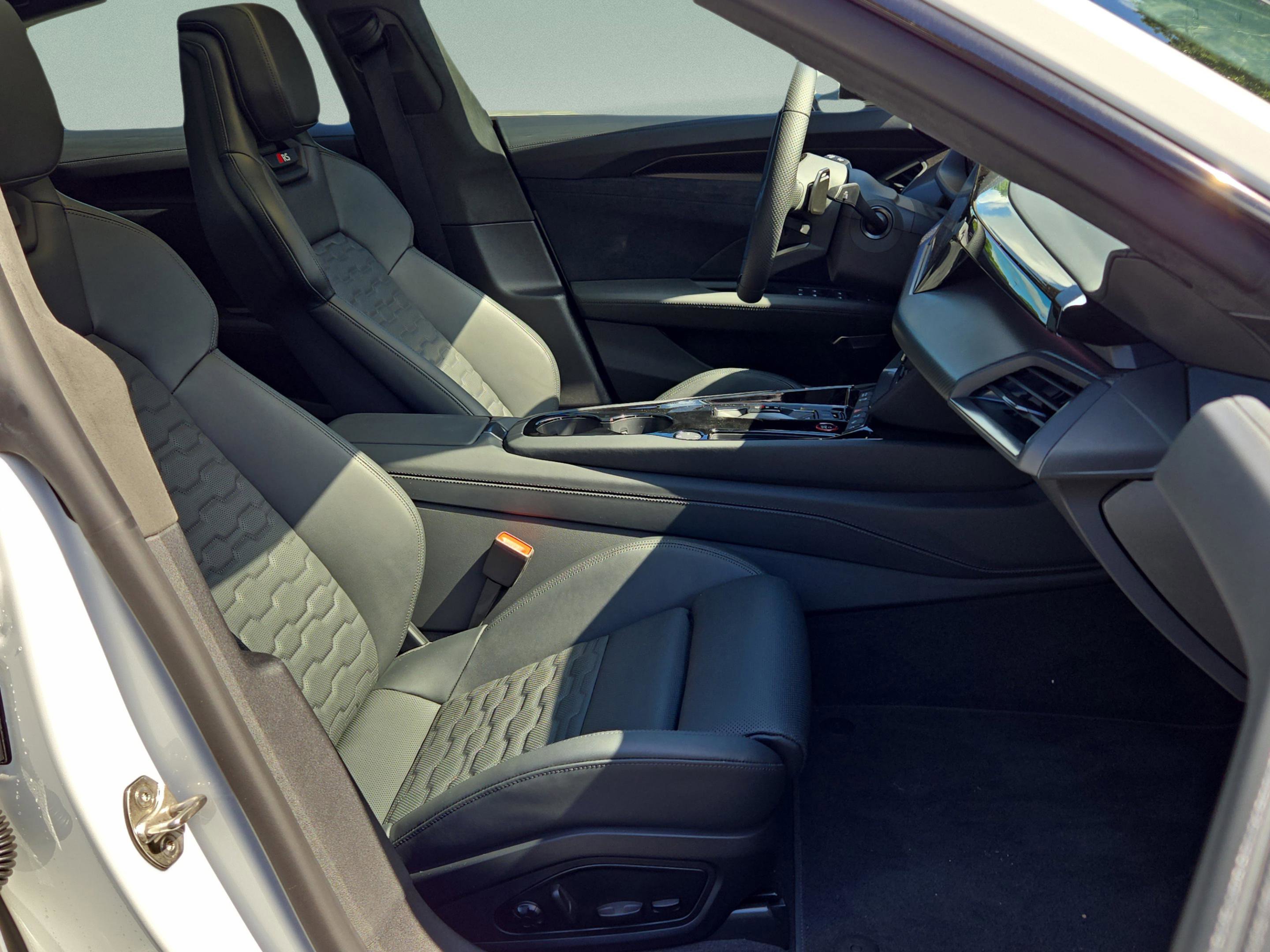 New 2025 Audi RS e-tron GT performance image 15