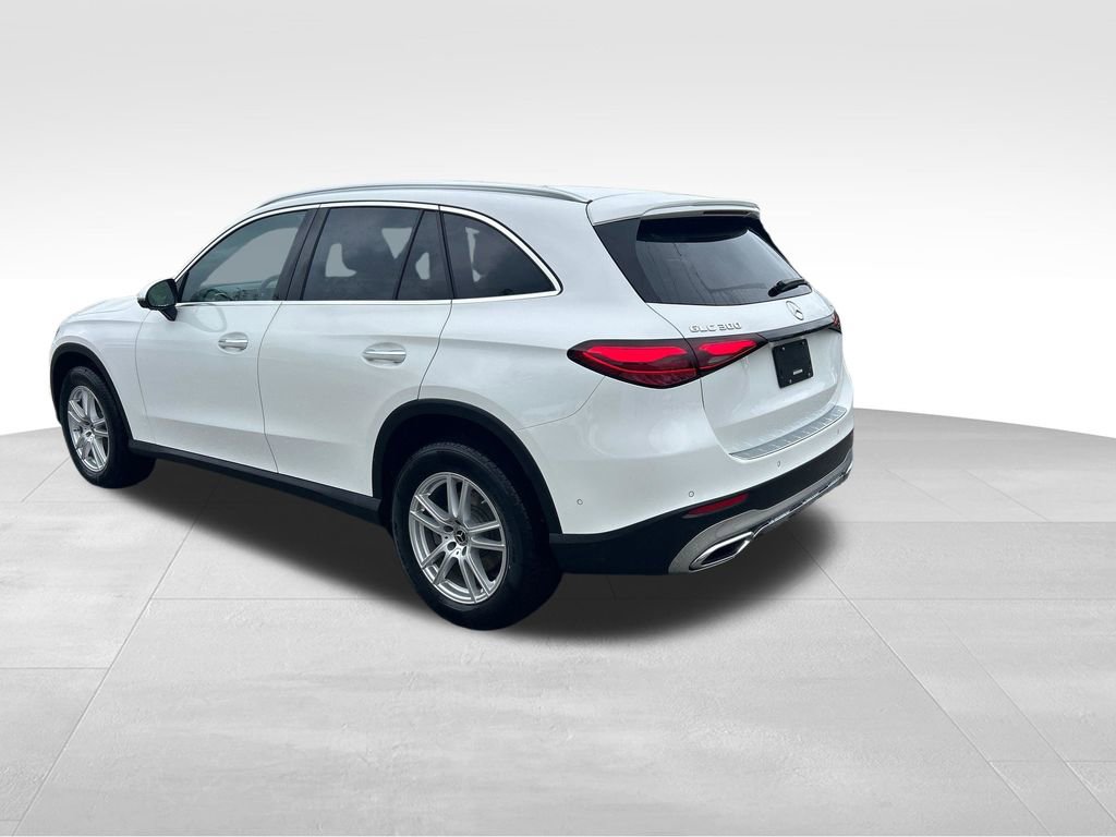 Used 2026 Mercedes-Benz GLC 300 4MATIC image 3