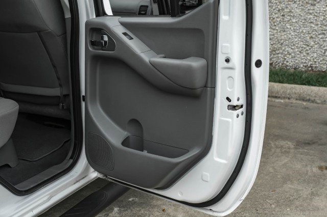 Used 2021 Nissan Frontier SV w/ Midnight Edition Floor Mats image 47