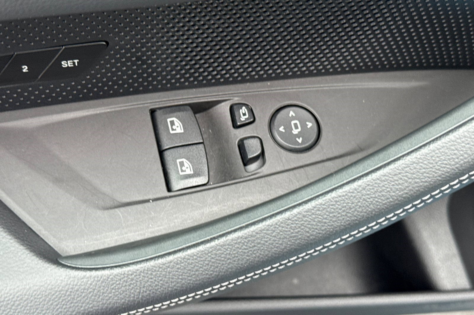 Used 2025 BMW 430i Coupe w/ Premium Package image 13