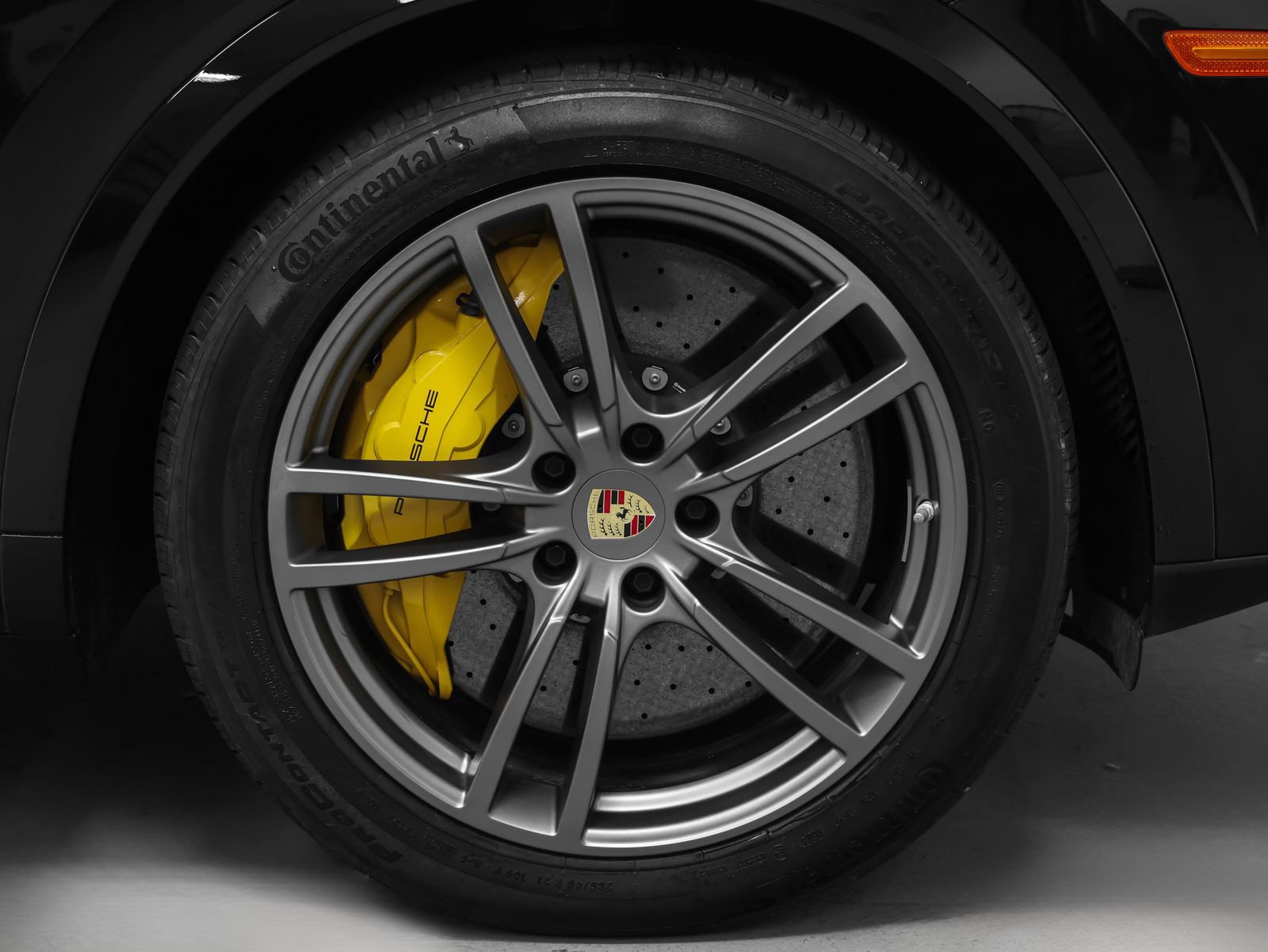 Certified 2023 Porsche Cayenne Turbo S AWD/4WD image 16
