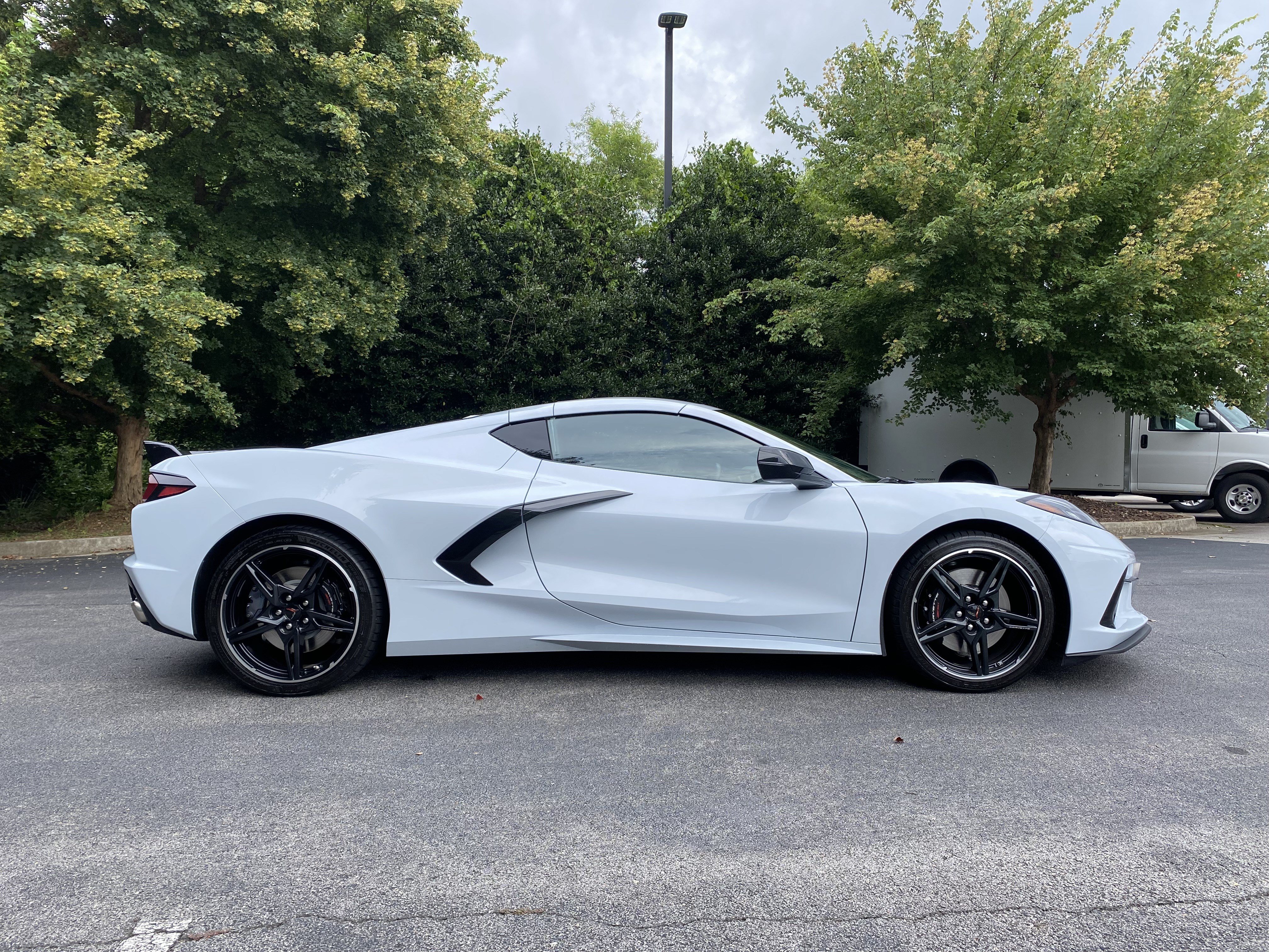 Used 2024 Chevrolet Corvette Stingray Coupe w/ Z51 Performance Package RWD image 10