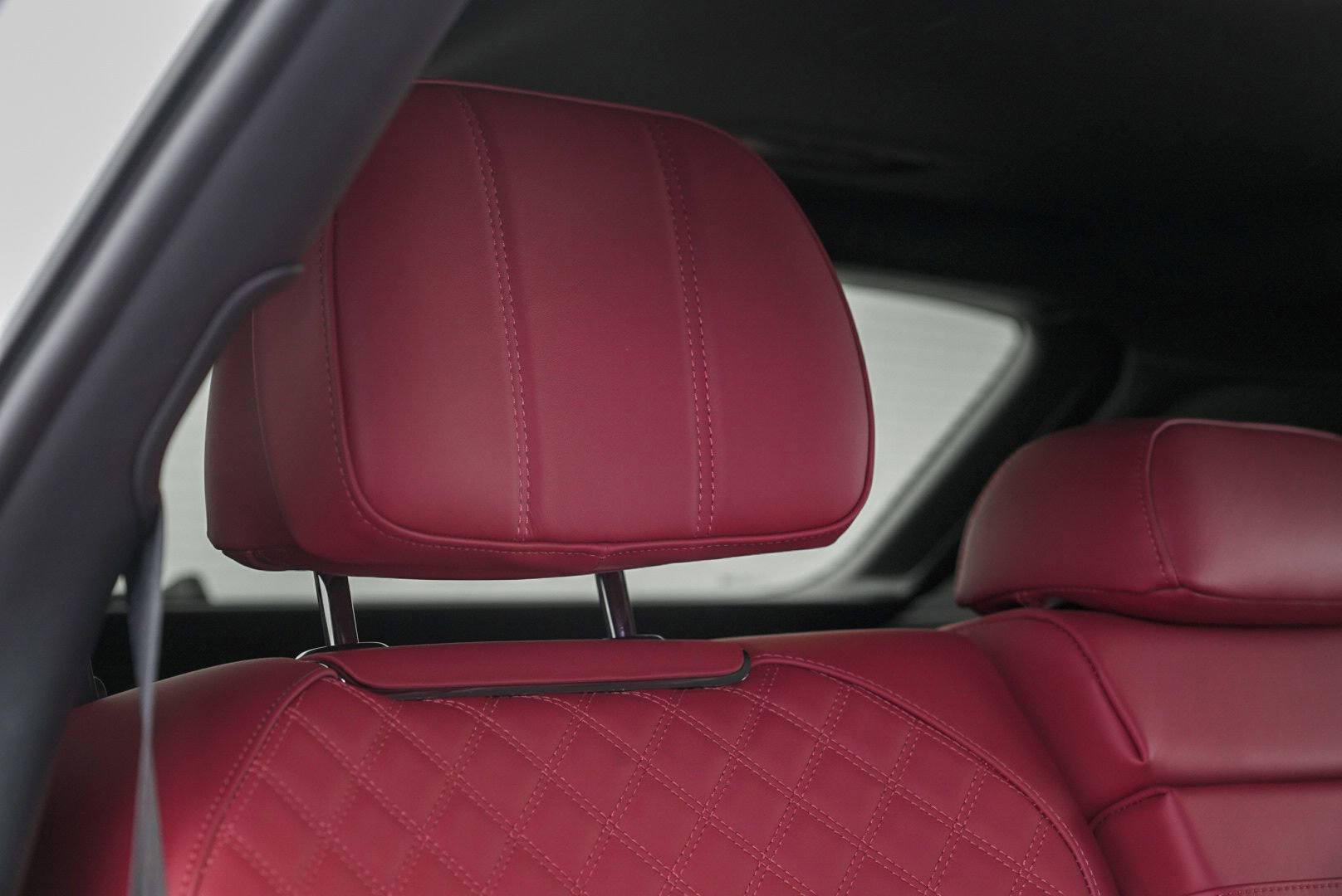 Used 2022 Bentley Bentayga image 43