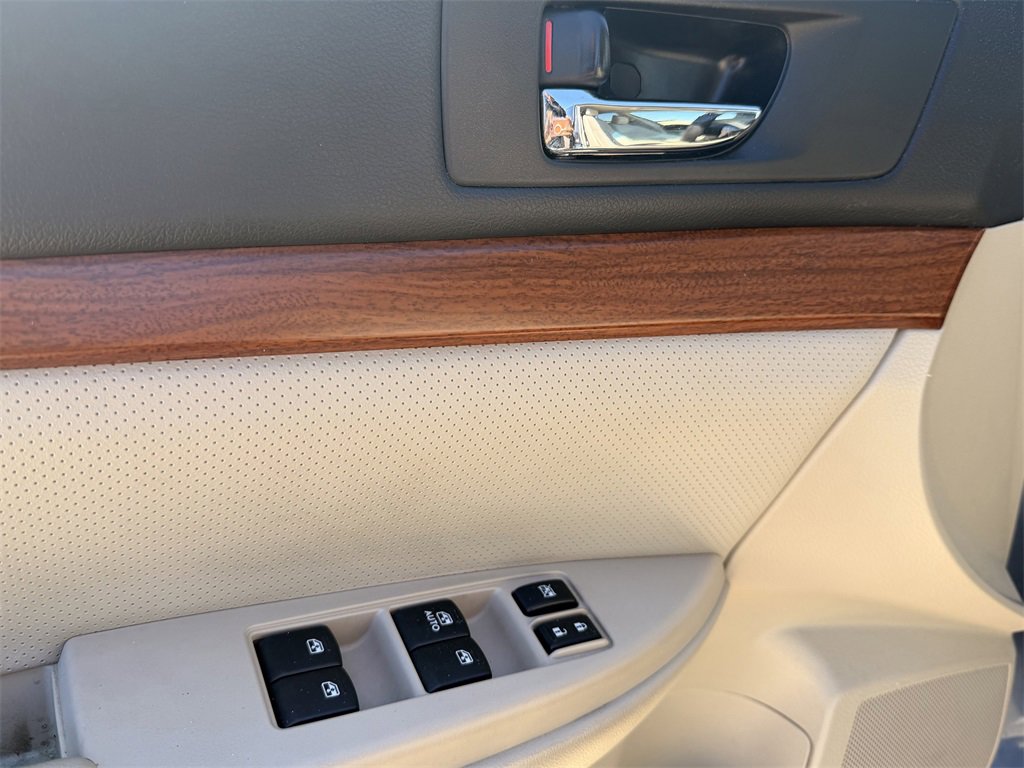 Used 2014 Subaru Outback 3.6R Limited image 11