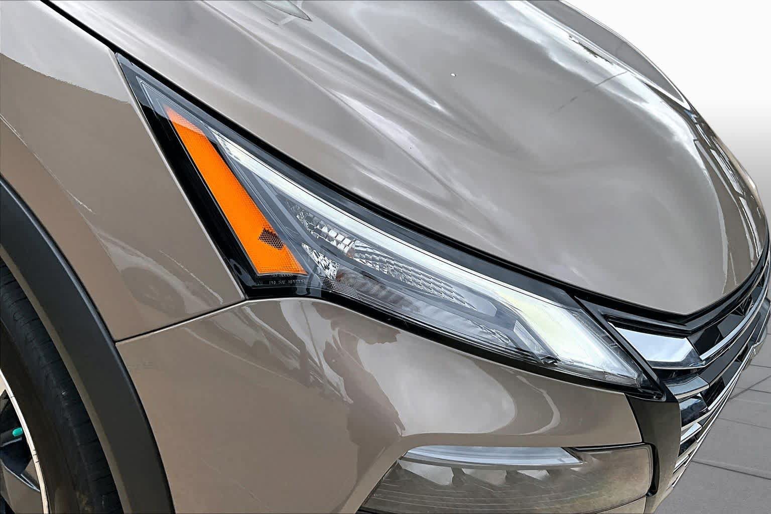 Used 2024 Nissan Rogue SV w/ SV Premium Package AWD/4WD image 28