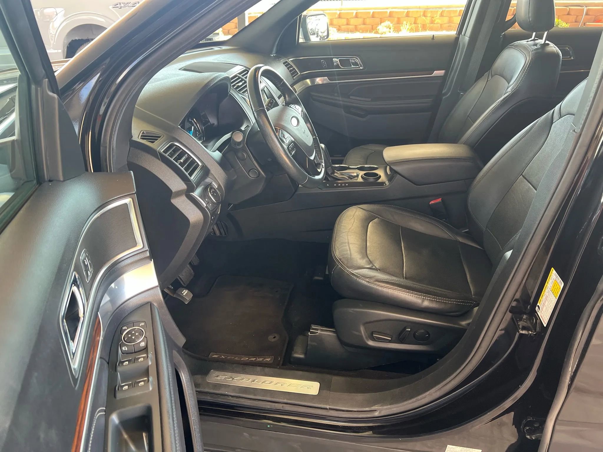 Used 2019 Ford Explorer Limited image 10