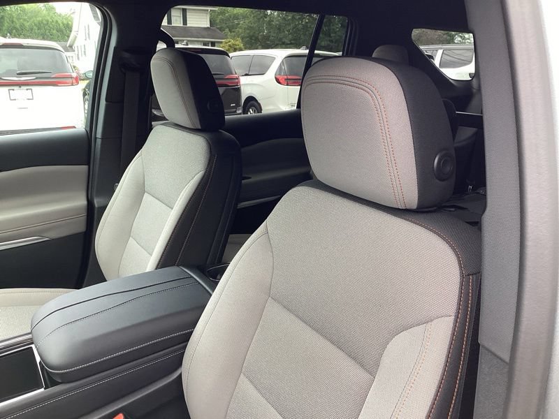 New 2027 Chevrolet Traverse LT w/ Enhanced Driving Package AWD/4WD image 24