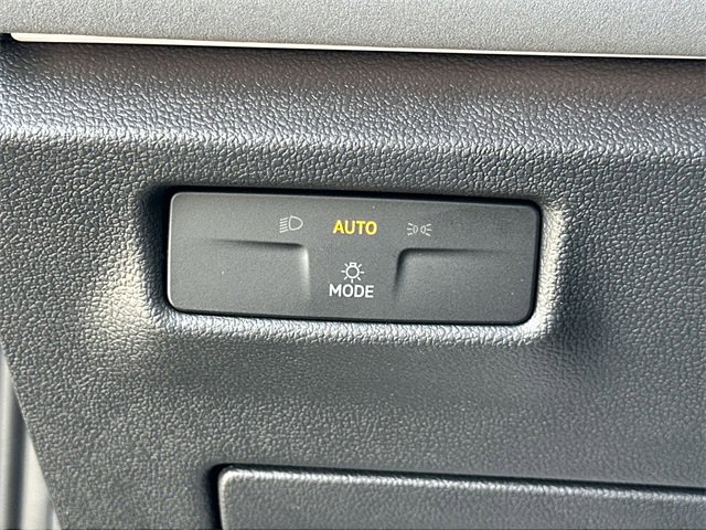 New 2026 Volkswagen Tiguan SE image 16