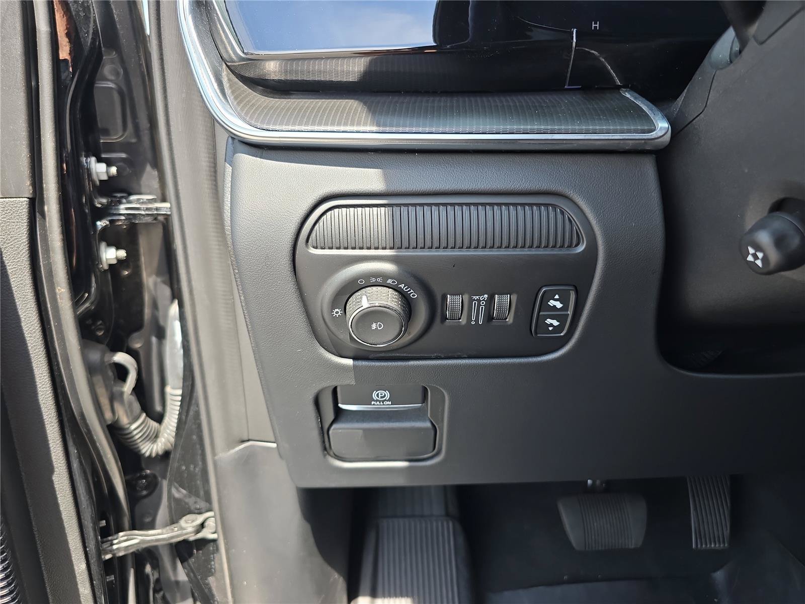 Used 2024 Jeep Wagoneer Series III w/ Premium Group I AWD/4WD image 33