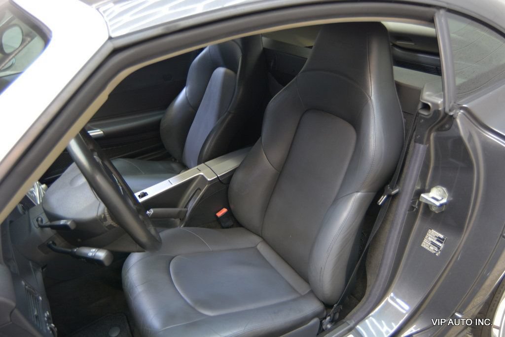Used 2005 Chrysler Crossfire Limited RWD image 13