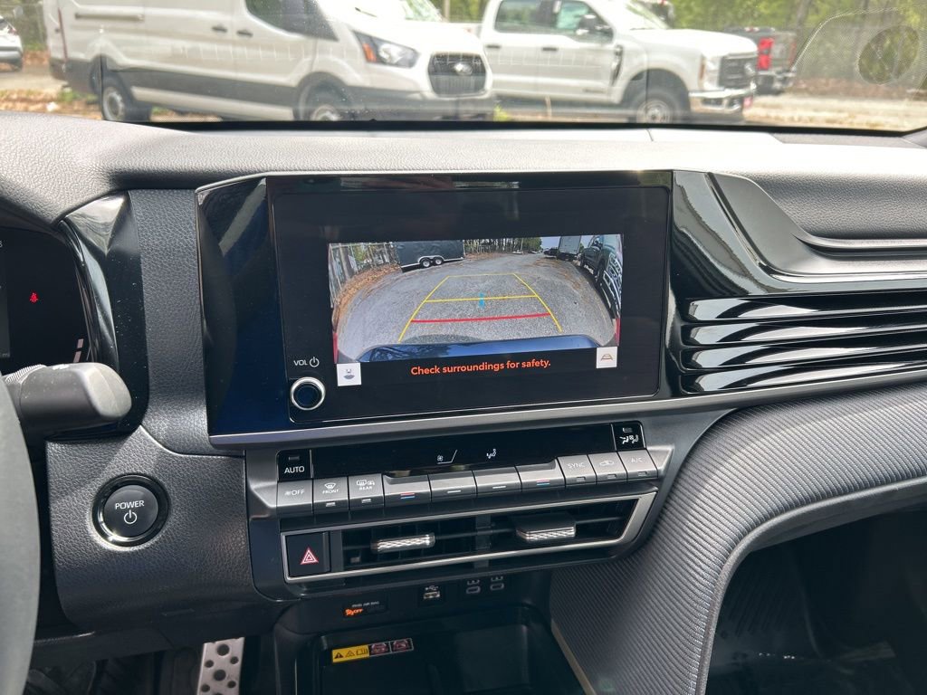 Used 2025 Toyota Camry SE w/ Convenience Package image 19