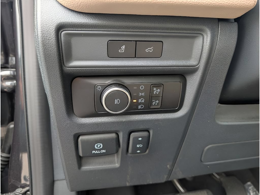 Used 2023 Ford Expedition Limited RWD image 20
