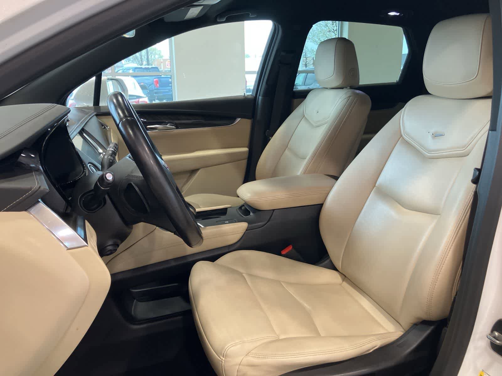 Used 2017 Cadillac XT5 FWD image 10