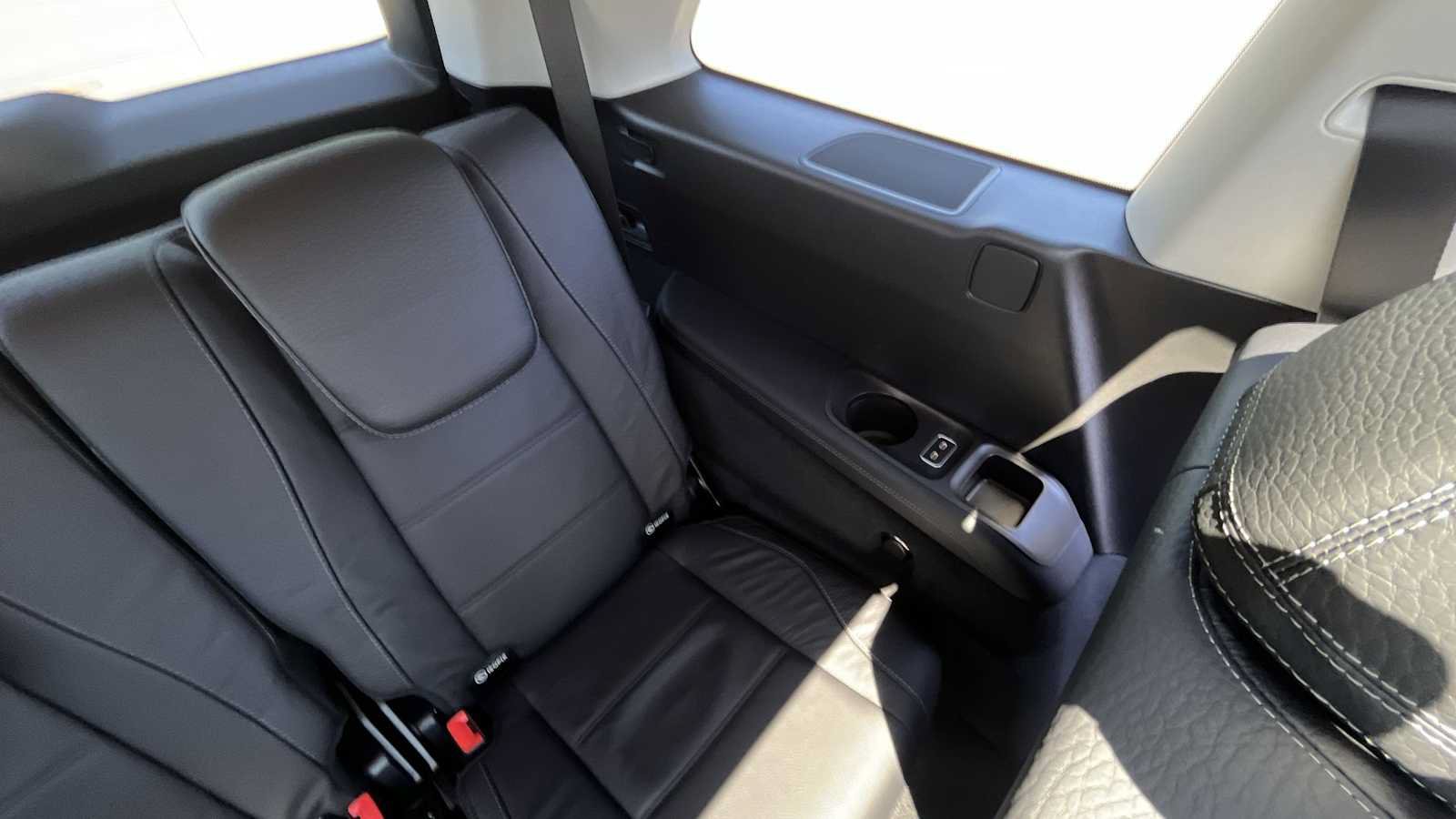 New 2026 Mercedes-Benz GLS 450 4MATIC image 36