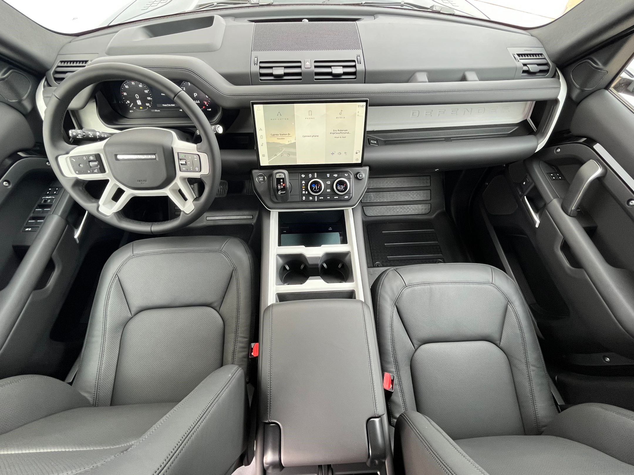 Used 2026 Land Rover Defender 110 X-Dynamic SE AWD/4WD image 15
