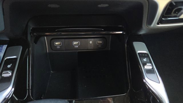 Used 2021 Kia Sorento SX image 36