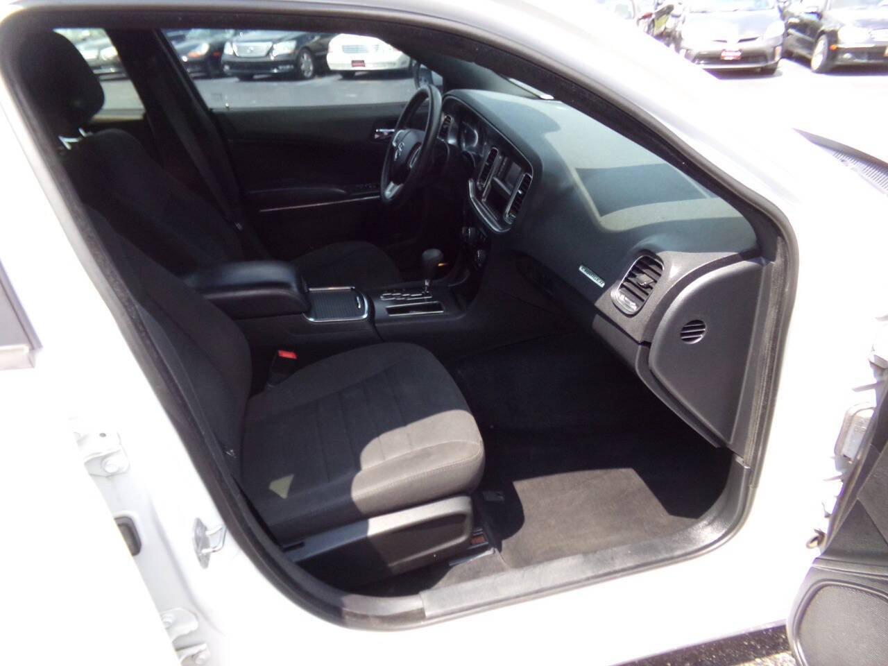 Used 2014 Dodge Charger SE RWD image 25