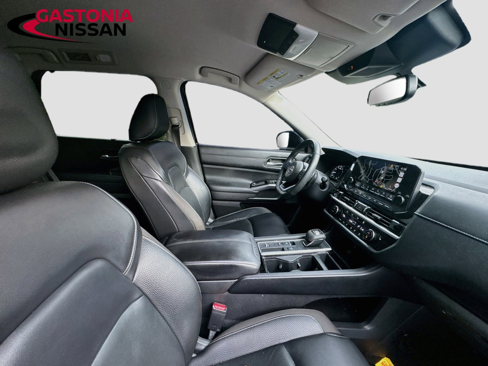 Used 2022 Nissan Pathfinder SL w/ Lighting Package (N92) FWD image 38
