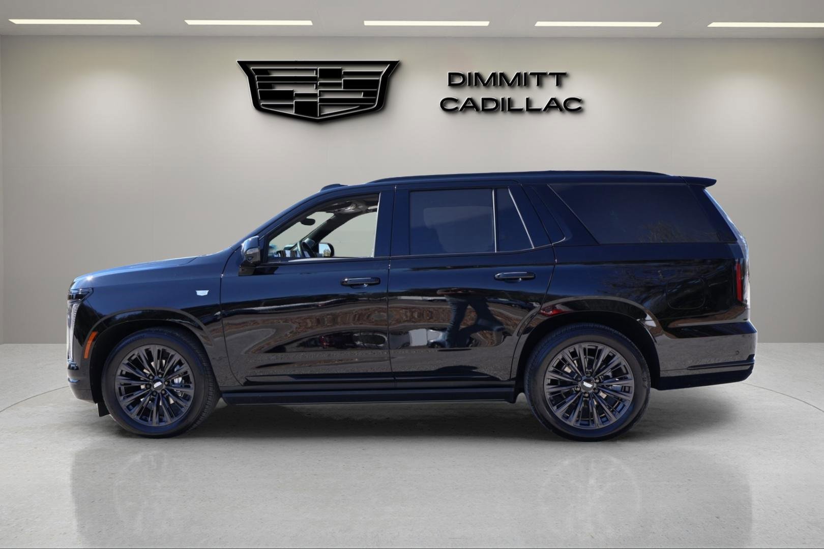 Used 2025 Cadillac Escalade Sport Platinum w/ LPO, ONYX Package image 2