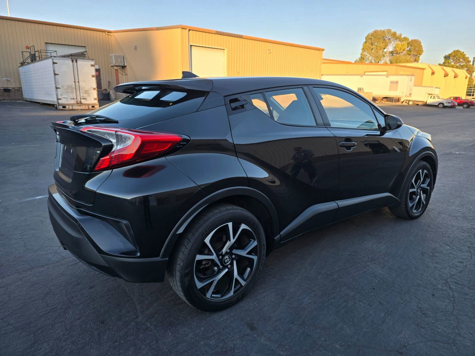 Used 2018 Toyota C-HR XLE image 5