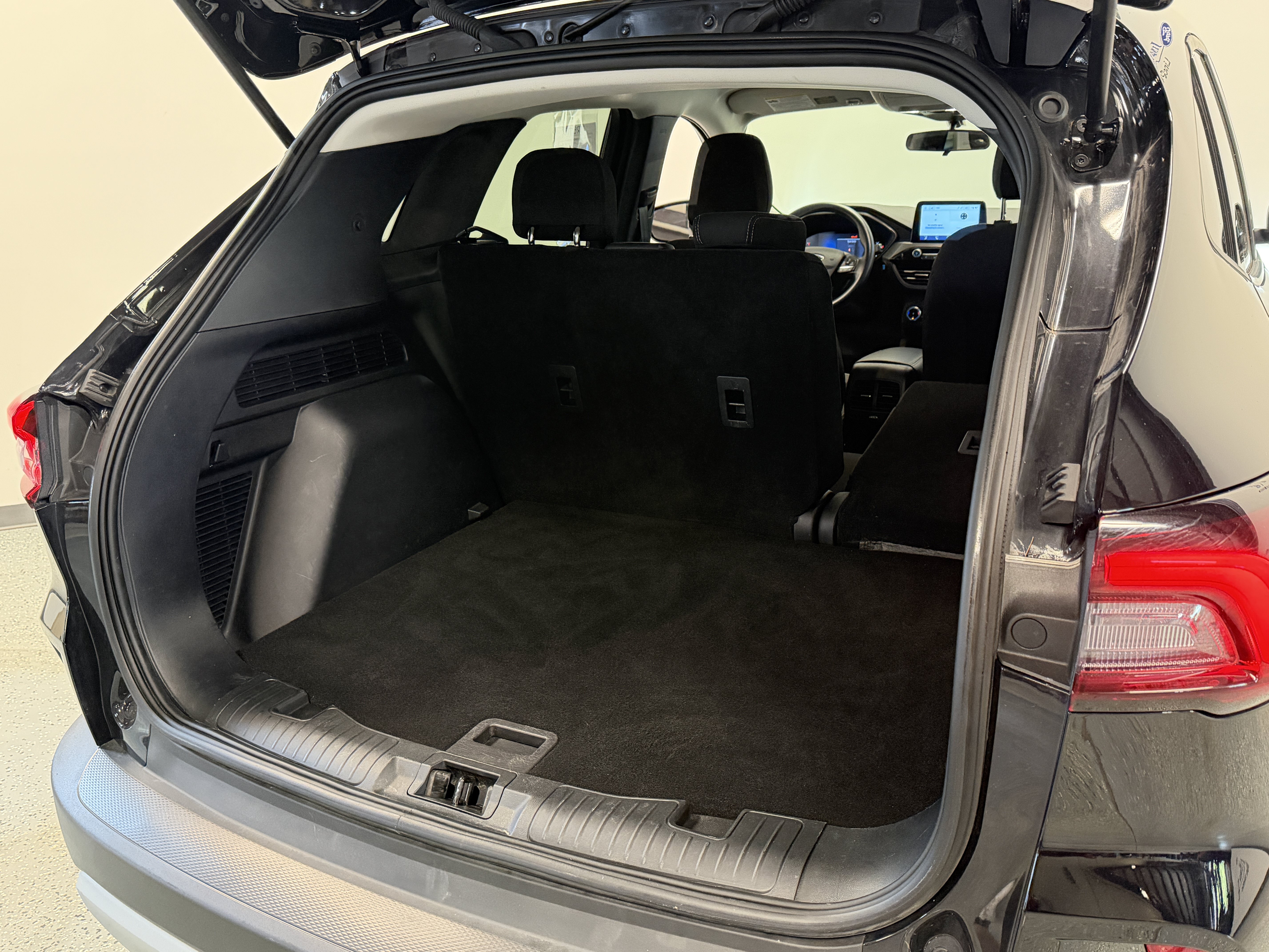 Used 2025 Ford Escape Active AWD/4WD image 22