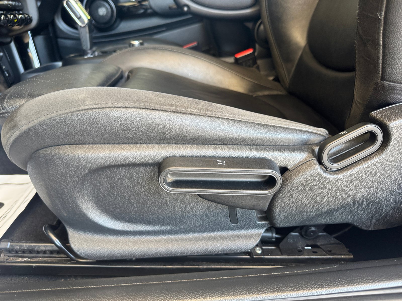 Used 2023 MINI Cooper SE FWD image 10