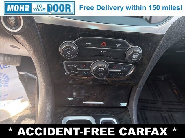 Used 2017 Chrysler 300 C RWD image 20