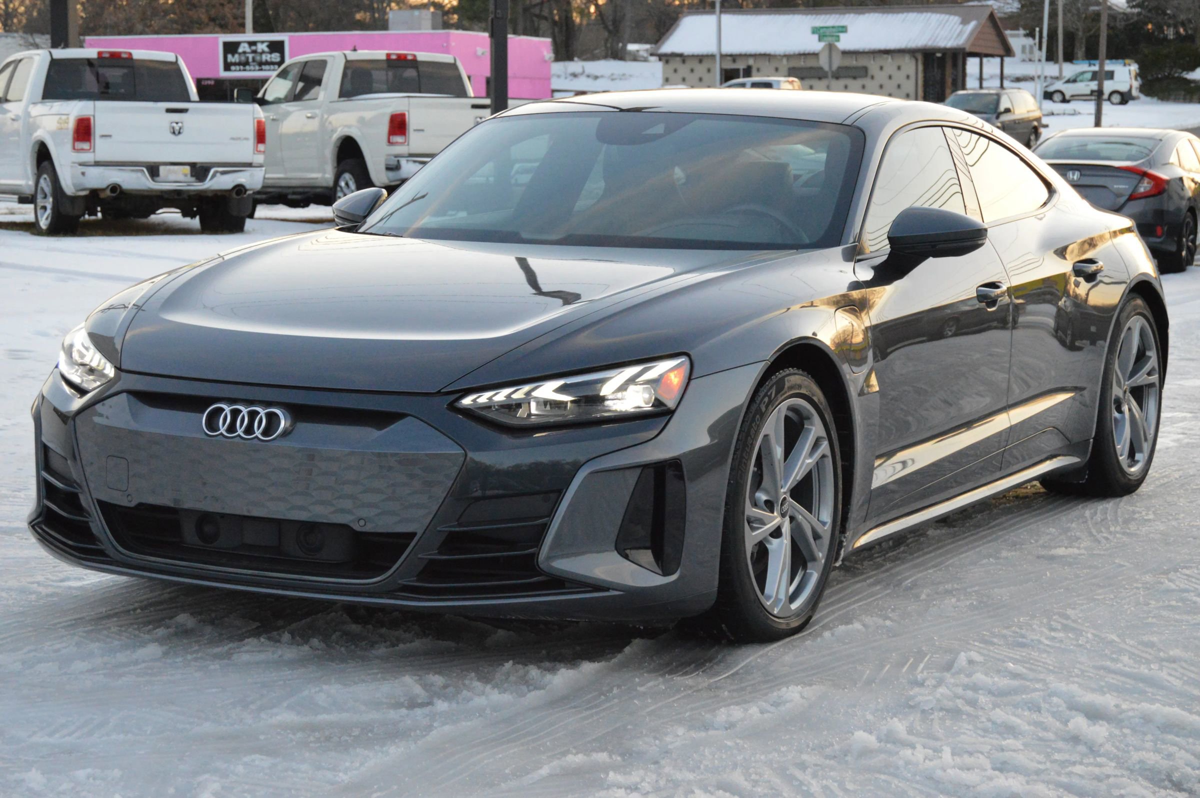 Used 2023 Audi e-tron GT Premium Plus image 1